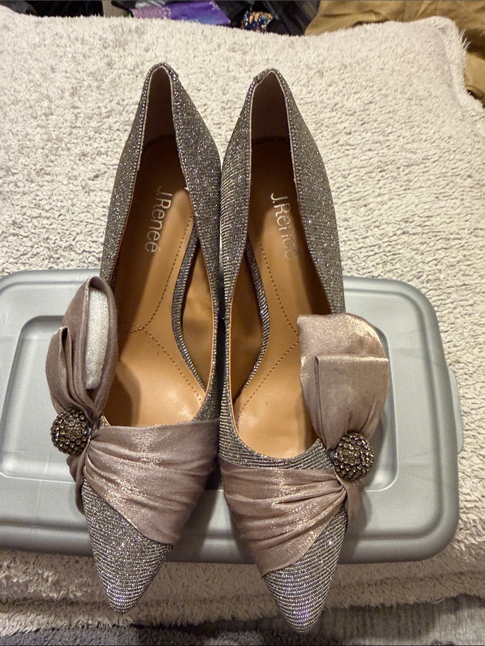 J.Renee Silver Glitter Pointed Pumps with Champagne Bow size 11
